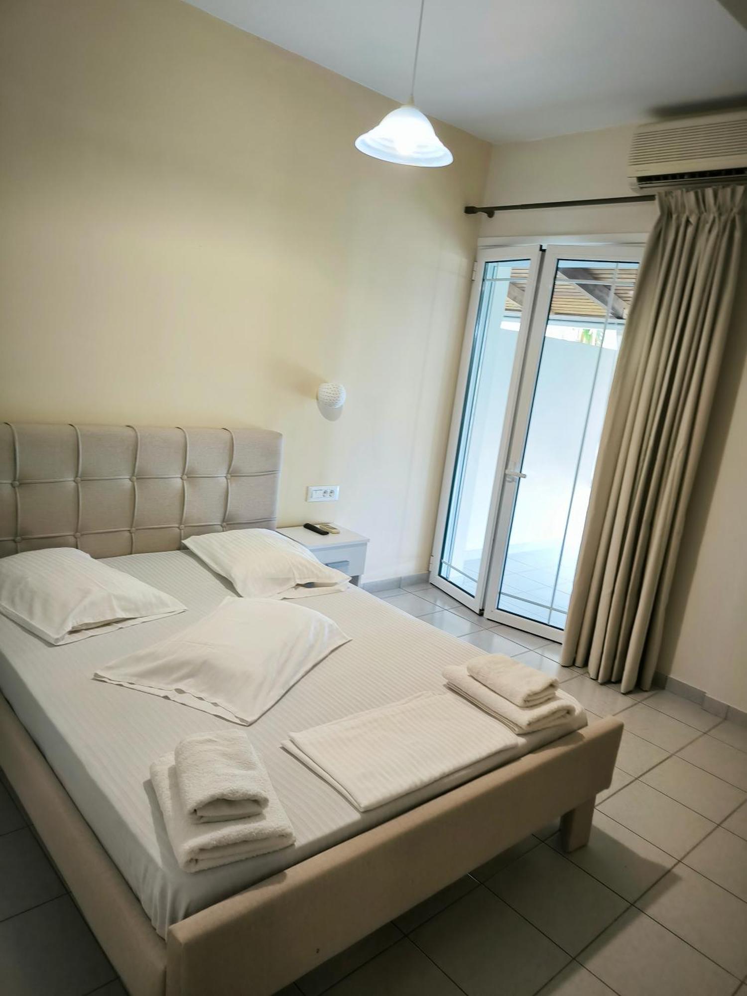 Aggelika Apartments Lithakia  Eksteriør billede